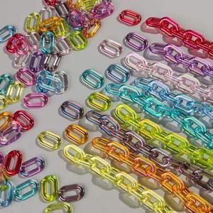 Eslabones de Cadena de Resina Ligeros de Calidad de Exportación al por Mayor para Uso Decorativo, Decoración de Habitaciones y Estilo de Fiesta - Product Image 1