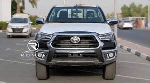 Per Hilux 2023 Pickup Diesel 4x4 Cambio Manuale Fari LED Pneumatici R17 Guida a Sinistra Sedili Scuri Fabbricato in Giappone - Product Image 1