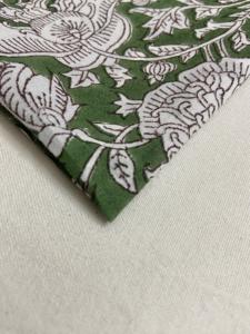 Tissu en coton imprimé à la main, motif floral vert Jaal avec des motifs de vignes traditionnels - Product Image 4