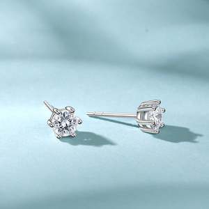 Boucles d'oreilles clous personnalisées Jeulia en argent sterling avec couronne et diamant, cadeau pour elle - Product Image 5
