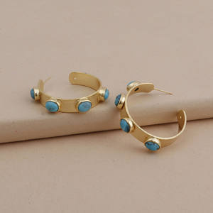 Turquoise Gemstone Décembre Birthstone Hoop Boucles D'oreilles En Laiton Plaqué Or À La Mode Designer Forme Ovale Collet Ensemble À La Mode - Product Image 5