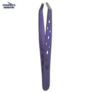 Pinces à épiler professionnelles en acier inoxydable à pointe pointue et inclinée avec couleur personnalisée - Product Image 1