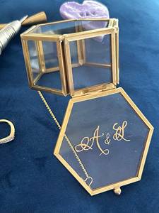 กล่องใส่แหวนแก้วดีไซน์ยอดนิยมอุปกรณ์จัดระเบียบเครื่องประดับทำจากแก้วและโลหะสีทองกรอบขัดมันสำหรับเป็นของขวัญแต่งงาน - Product Image 6