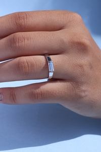 แหวนเพชรแบบเหลี่ยม14K สีทองสำหรับปลูกในห้องปฏิบัติการแหวนหมั้นแบบซ้อนกันได้แบบเรียบง่ายทันสมัยขายส่ง - Product Image 5