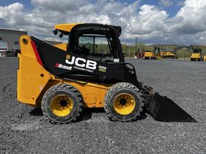 Venta al por Mayor de Minicargadora JCB 225 Modelo 2023 con Capacidad de Carga Nominal de 45 Toneladas y Bomba Hidráulica Kawasaki - Product Image 3