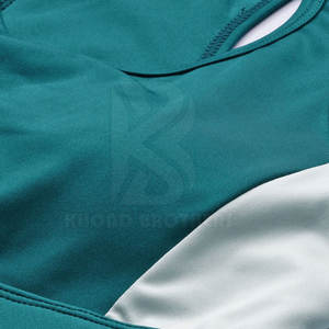 Soutien-gorge de sport actif grande taille pour femme sans manches et respirant fabriqué au Pakistan avec un matériau en polyester spandex - Product Image 5