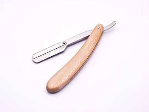 Navaja de Afeitar Personalizable con Hoja de Acero Inoxidable Intercambiable y Mango de Madera Natural para Uso Facial - Product Image 5