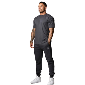 Pantalons de survêtement classiques pour hommes, bas de survêtement intemporels pour la salle de sport et les tenues décontractées - Product Image 1