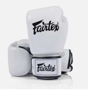 Guantes de Boxeo Fairtex de Cuero para Entrenamiento y Sparring, Diseño Antideslizante con Cierre de Velcro para Kick Boxing, Muay Thai y MMA - Product Image 2