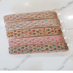 Rubans et lacets brodés à la machine sur mesure en paillettes brodés pour robes de mariée de 5 couleurs et d'une largeur de 2 pouces. - Product Image 1