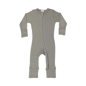 Conjunto de ropa de bebé de algodón orgánico de diseño personalizado cremalleras de manga larga para niñas a un precio razonable con patrón impreso - Product Image 3