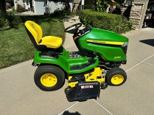 เครื่องตัดหญ้าแบบ Zero Turn รุ่น John Deere Z720E ปี 2025 ระดับมืออาชีพ พร้อมถังเก็บหญ้าขนาด 200 ลิตร และการรับประกัน 3 ปี สำหรับขาย - Product Image 2