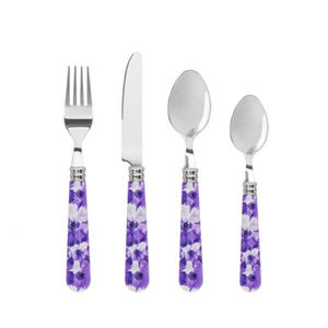 Ensemble de couverts décoratifs raffinés de 4 pièces en acier inoxydable ton argent avec poignées dorées pour une expérience de cuisine de haute qualité - Product Image 4