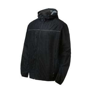 Veste coupe-vent légère pour homme - Respirante et imperméable avec capuche pour les activités de plein air et les vêtements décontractés - Product Image 2