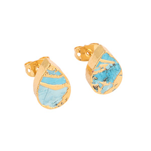 Par de tachuelas pequeñas con forma de lágrima, aretes de poste de oreja turquesa azul cobre Mohave, tachuelas informales chapadas en oro de 18 quilates - Product Image 1