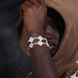 Bracelet à maillons cubains trèfle à quatre feuilles Moissanite S925 - Product Image 1