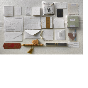 Carte Lomo KPOP de style ange, personnalisée, écologique, faite à la main, avec impression sérigraphique et estampage à chaud sur papier blanc à bords festonnés - Product Image 6