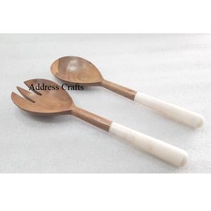 Couverts en bois naturel avec poignée en résine Ensemble de service à salade fait main de haute qualité Outils de cuisine Logo personnalisé Cuillère à salade de table - Product Image 5