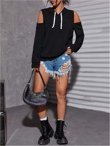 Sweat à capuche à manches longues avec découpe en strass pour femmes de qualité supérieure - Product Image 2