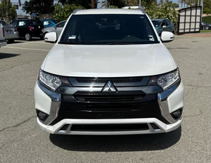 Mitsubishi Outlander Híbrido Enchufable SEL S-AWC USADO de 2022 - Product Image 3