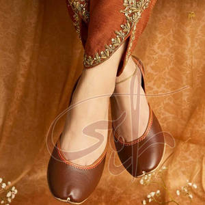 Service OEM, Khussa pour femmes, best-seller, dessus en cuir antidérapant, semelle antidérapante, nouveau design, marque privée, haute qualité - Product Image 4