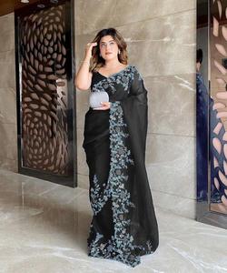 TRAVAIL EN PIERRE LOURDE BANARASI SAREE AVEC CHEMISIER NON COUDU LAVAGE MACHINE NETTOYAGE À SEC en VÊTEMENT ETHNIQUE Vêtement - Product Image 2