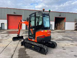 Mini-excavatrice KUBOTA U27-4 de 2,6 tonnes avec cabine climatisée et chauffée, 3 godets, pour travaux de construction et de terrassement, certifiée EPA/CE. - Product Image 4