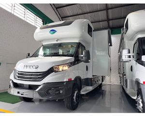 High Quality Luxury 4x4 Petrol RV Camper Motorhome Trailer.. - Product Image 3