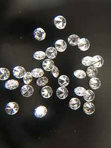 Vente en gros de haute qualité VS diamant naturel taille brillante 0.8 2 MM D couleur diamant Mantra percé au laser diamant en vrac à prix réduit - Product Image 3