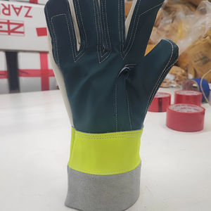 Guantes de soldadura de cuero industrial de tamaño XL al mejor precio Antideslizante TPR Seguridad Variedad Colores-Negro Amarillo Alta Venta de exportación - Product Image 1