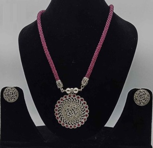 Pendentif ethnique en argent sterling 925 avec collier de perles, vente en gros, bijoux de haute qualité, ensemble de bijoux indiens en perles - Product Image 2