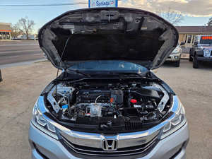 Voiture d'occasion abordable, Ho-n-da Acc-ord Sp-ort Spe-cial Edi-tion LHD 2017 - Product Image 3