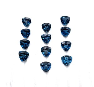 Topaze bleue de Londres naturelle certifiée IGI, taille trillion, facettée, 4-8 mm, pierres brutes, 10 carats pour la fabrication de bijoux - Product Image 5