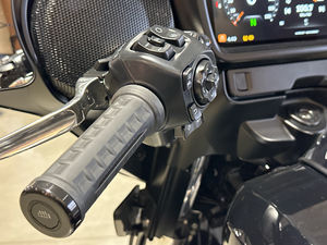 Harley-Davidson Street Glide Ultra Trike de Próxima Generación 2025 con Acabado Cromado en Negro Vívido y Motor Milwaukee 8 117 en Venta - Product Image 2