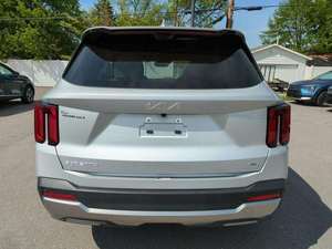 Clean 2025 K i a Sor ento Hybrid SX Prestige AWD con asientos de cuero Sistema de navegación de techo solar de arranque remoto Asientos de tercera fila - Product Image 5