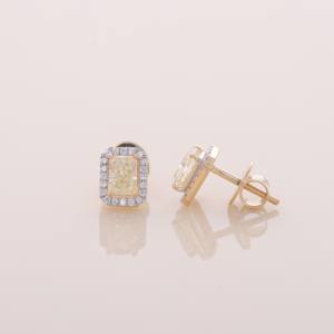 Boucles d'oreilles clous en argent sterling 925 massif avec halo de diamants jaunes taille radiant 0,64 carat - Product Image 2