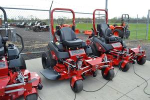 Meilleure offre pour les tondeuses à gazon FE RRlS ISX 800 132CM ZER0TURN neuves |   Utilisé |   Original - Product Image 3