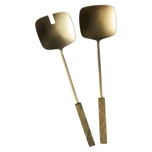 Serveur à salade en métal poli pour une esthétique de table magnifique, créant un aspect réfléchissant propre pour la décoration de la salle à manger - Product Image 1