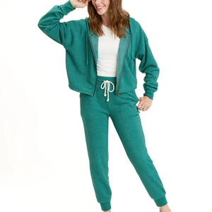 Sudadera con capucha de algodón de alta calidad con logotipo personalizado sudadera deportiva holgada informal con capucha y cremallera recortada en blanco para mujer - Product Image 2