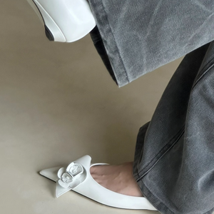 Dernières Tendances : Escarpins Élégants à Nœud Papillon pour Femme – Chaussures à Talons Bas de Qualité Supérieure avec Détails Floraux – Chaussures Habillées à Talon Moyen Tendance - Product Image 4