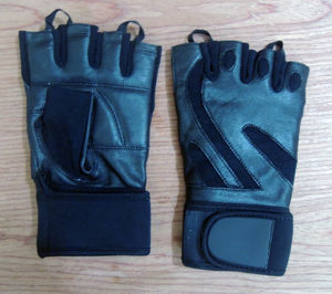 Gants d'entraînement de gymnastique respirants pour hommes et femmes Gants d'haltérophilie demi-doigt avec support de poignet Protection antidérapante de la paume - Product Image 3