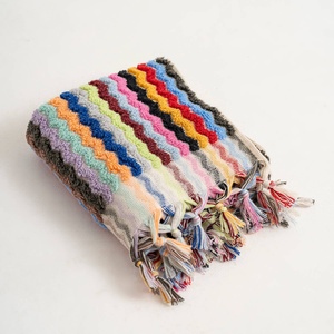 Toalla de Mano Turca con Diseño de Pompón en Zigzag, Multicolor, 17x38 pulgadas - Product Image 5