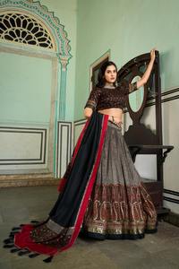 Festive Tussar Silk Lehenga Set con Can Support Micro Cotton Comfort Foil Print Detailing Elegant Party Wear para festivales - Product Image 3