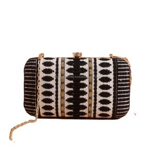 Pochette indienne à patch fait à la main-Pochette de mariage Sac à main indien fait main broderie dorée Sac à main par LUXURY CRAFTS - Product Image 1