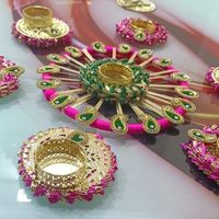 Photophore en métal fait à la main avec Rangoli fleurs artificielles décorations traditionnelles indiennes pour événements de mariage à la maison en vente