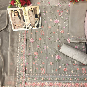 ร้อนขายสุภาพสตรี Salwar สูทสำหรับพรรคสวมใส่ตกแต่งในราคาขายส่งจากอินเดีย - Product Image 1