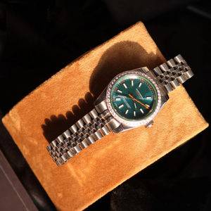 Reloj de Lujo con Incrustaciones de Diamantes, Dos Tonos, Acero Inoxidable, Bisel con Movimiento Automático, Reloj de Pulsera para Hombre a Precio Accesible - Product Image 4