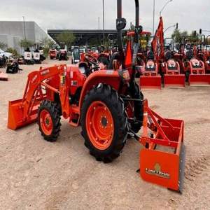 Mini-tracteurs Kubota LA340 d'occasion avec chargeur frontal et rétrocaveuse, moteur FPT, hydraulique TOSHIBA, construction en acier, à vendre - Product Image 1