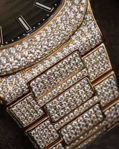 Reloj de Diamantes Moissanite Helados con Correa Brillante de Acero Inoxidable Duradero, Estilo Hip-Hop, Pieza de Moda Perfecta - Product Image 4