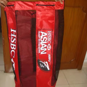 Sacs polochons de haute qualité pour un rangement et un transport pratiques des accessoires de sport de balles de rugby - Product Image 1